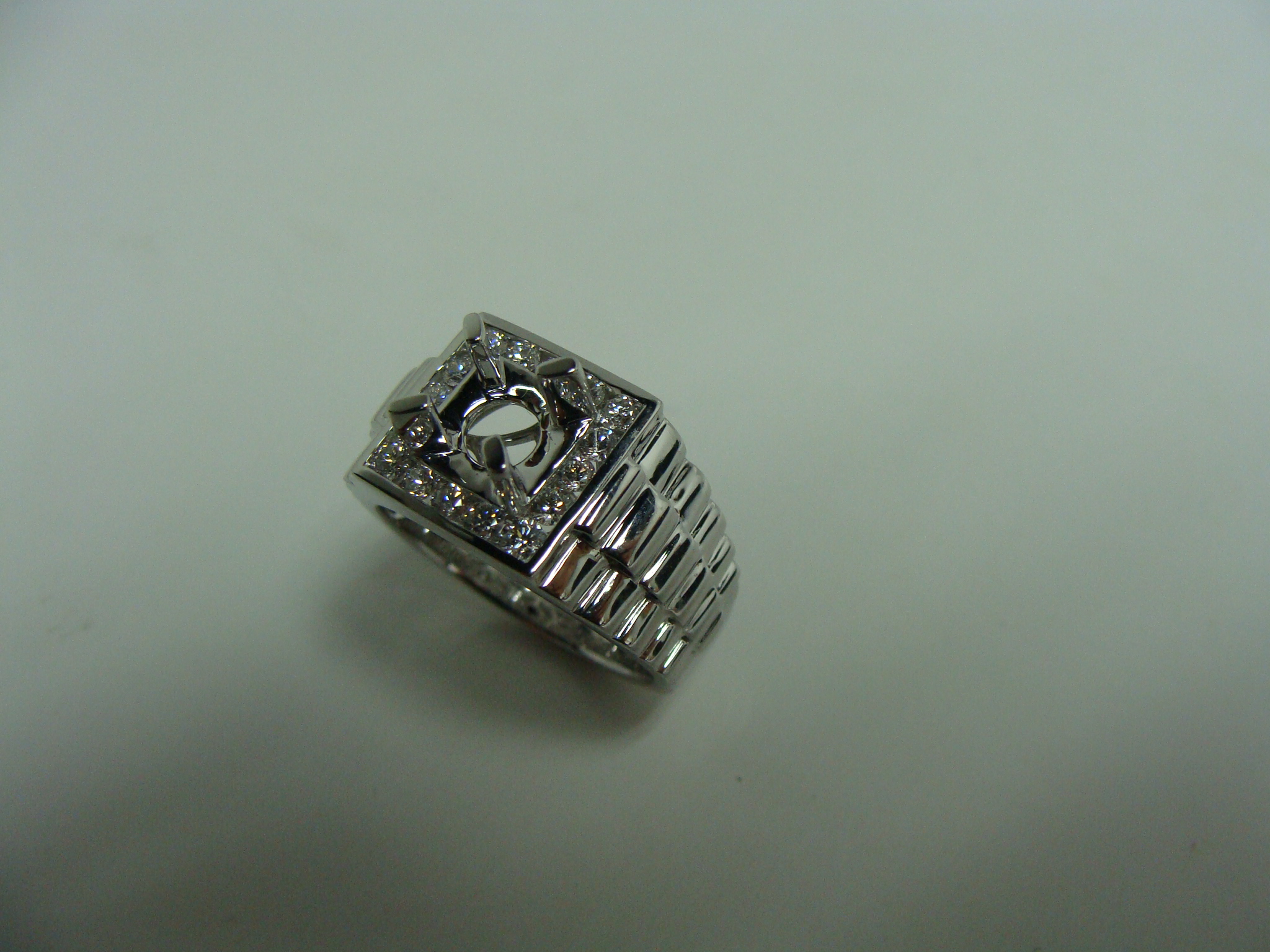 R4479_MEN2