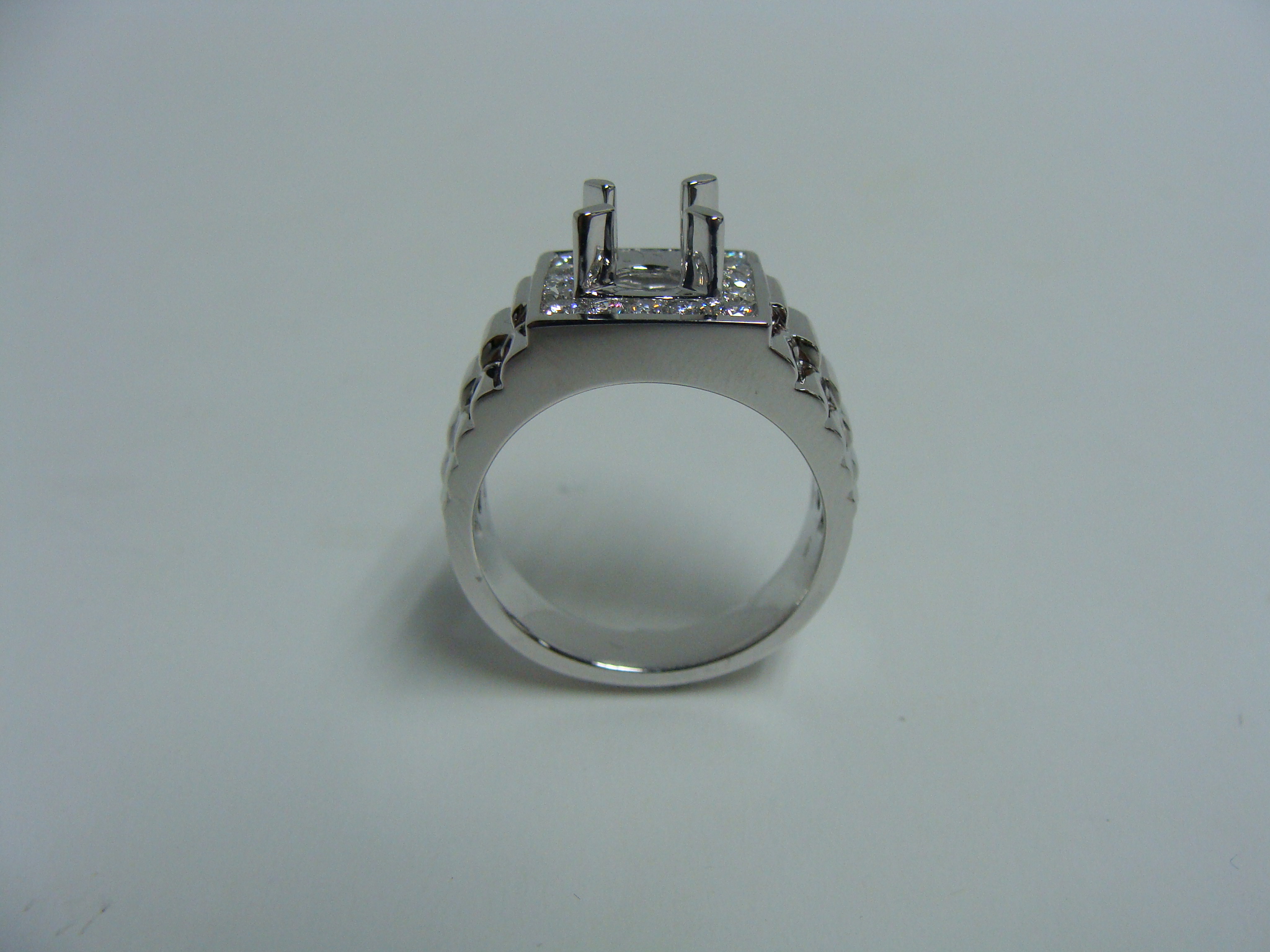 R4479_MEN4
